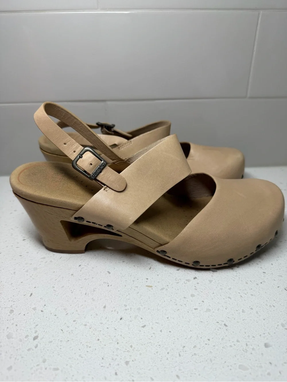 Dansko Thea sandals clogs wedge heel size 41 10 tan leather shoes READ